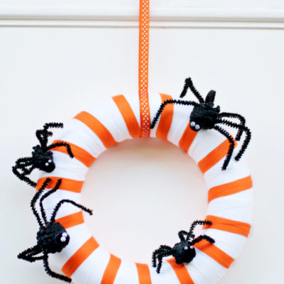 Spider Family Wreath | Pastels and Macarons | Craft Collector