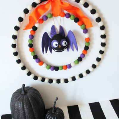 Cute Spider Poms Wreath |My Sister’s Suitcase | Craft Collector