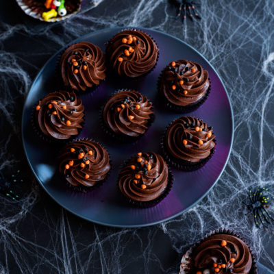 Spooky Stuffed Cupcakes | A Side of Sweet | Craft Collector